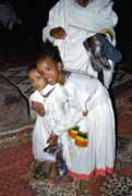D�vky v kostele b�hem Timkatu. Lalibela. Etiopie.