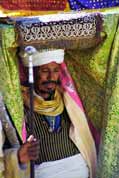 Vysok� kn�z p�edstavuj�c� Archu �mluvy v proces� b�hem Timkatu. Lalibela. Etiopie.