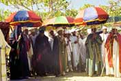 Nejvy��� Lalibel�t� kne��. Proces� b�hem Timkatu. Lalibela. Etiopie.
