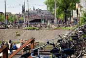 Parkovi�t� kol u hlavn�ho n�dra��. Amsterdam. Nizozemsko.