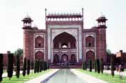 Komplex Taj Mahalu. M�sto Agra. Indie.