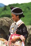 Laosk� d�vka v tradi�n�m oble�en�. Laos.