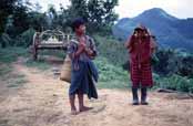 D�ti na venkov�. Oblast okolo vesnice Kalaw. Myanmar (Barma).