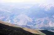 Pohled do krajiny b�hen v�stupu na Mt Damavand. �r�n.