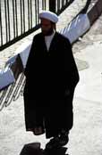 Mu� na ulici ve m�ste Mashhad. �r�n.