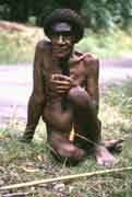 Domorodec z kmene Dani. Papua, Indon�sie.