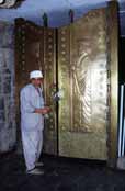 Zoroastri�nsk� chr�m Chak Chak. Okol� m�sta Yazd. �r�n.