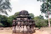 Zbytky star�ho m�sta Polonnaruwa z doby vl�dy Indick� dynastie Chola z 11.-12. stolet�. Sr� Lanka.