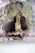 �tvar ve v�pencov� sk�le v Halong Bay. Vietnam.