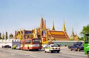 Ulice u Kr�lovsk�ho pal�ce v Bangkoku. Thajsko.