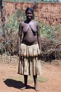 �ena v tradi�n�m od�vu, Konso. Etiopie.