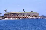 Pevnost Estr�es (Fort d'Estr�es) na ostrov� Gor�e (�le de Gor�e), okol� Dakaru. Senegal.