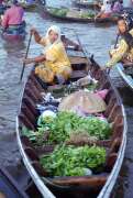 Plovouc� trh v Banjarmasinu. Kalimantan, Indon�sie.