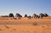 Pyramidy v Meroe. S�d�n.