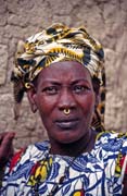 M�stn� �ena, pravd�podobn� z etnika Bozo. Mal� vesnice u m�sta Mopti. Mali.