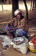Pravideln� �tvrte�n� trh ve vesnici Niafunk�. Mali.