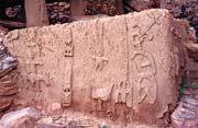Dekorace togu-na, zem� Dogon. Mali.