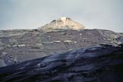 Pohled na vrchol hory Mt. Kinabalu - 4095 metr�. Malajsie.