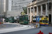 Tramvaje jsou obliben� a nejlevn�j�� dopravn� prost�edek. Hong Kong.