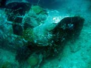 Pot�p�n� u ostrov� Togian, Kadidiri, vrak bombard�ru B24 z druh� sv�tov� v�lky potopen� 3. kv�tna 1945. Sulawesi, Indon�sie.