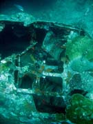 Pot�p�n� u ostrov� Togian, Kadidiri, vrak bombard�ru B24 z druh� sv�tov� v�lky potopen� 3. kv�tna 1945. Sulawesi, Indon�sie.