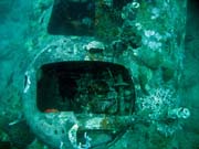 Pot�p�n� u ostrov� Togian, Kadidiri, vrak bombard�ru B24 z druh� sv�tov� v�lky potopen� 3. kv�tna 1945. Sulawesi, Indon�sie.