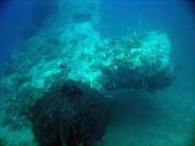 Pot�p�n� u ostrov� Togian, Kadidiri, vrak bombard�ru B24 z druh� sv�tov� v�lky potopen� 3. kv�tna 1945. Sulawesi, Indon�sie.