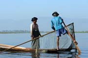 Tradi�n� lov ryb, jezero Inle. Myanmar (Barma).