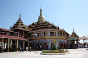Chr�m Phaung Daw Oo Paya, Jezero Inle. Myanmar (Barma).