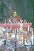 Jeskyn� Pak Ou. Laos.