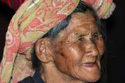 �ena z etnika Pa-O. Vesnice kolem jezera Inle. Myanmar (Barma).