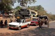 Lok�ln� doprava. Ji�n� od Yangonu. Myanmar (Barma).