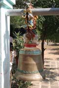 Zvon u chr�mu. Bagan. Myanmar (Barma).