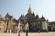 Chr�my v Baganu se rozkl�daj� na plo�e 42 km �tvere�n�ch. V�t�ina chr�m� byla postavena v letech 1000-1200, kdy byl Bagan hlavn�m m�stem prvn� Barmsk� ��e. Myanmar (Barma).