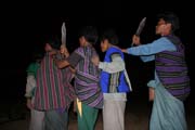 Tradi�n� tance lid� Chin. Vesnice Aye, provincie Chin. Myanmar (Barma).