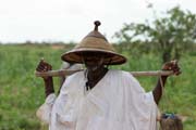 Domorod� mu�. Na cest� do m�sta Agadez. Niger.