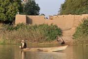 Ryb��. Oblast jezera �ad. Kamerun.