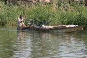 �vot okolo �eky Chari, p��toku jezera �ad.  Kamerun.