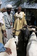 Trh na b�ehu �eky Chari. Oblast jezera �ad. Kamerun.