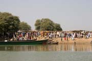 Trh na b�ehu �eky Chari. Oblast jezera �ad. Kamerun.