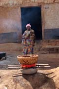 Pouli�n� prodej ve m�st� N'Gaound�r�. Kamerun.