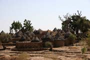 Horsk� vesnice Oudjilla v poho�� Mandara. Kamerun.
