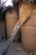 Komplex kr�lovsk�ho pal�ce ve vesnici Oudjilla. Kamerun.