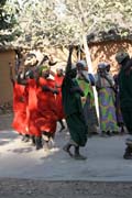 Tradi�n� tanec. Vesnice Oudjilla. Kamerun.
