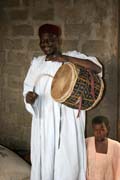 Tradi�n� buben. Vesnice Rey Bouba. Kamerun.