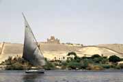 Feluka na Nilu v okol� Asuanu. Egypt.