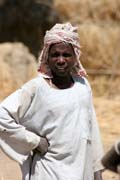 Mal� vesnice za br�nou N�rodn�ho parku Waza sm�rem do vesnice Maga. Kamerun.