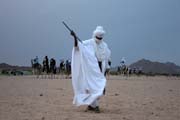 Tanec na tradi�n� tuare�sk� svatb�. Oblasti poho�� Air. Niger.