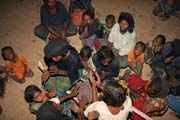 Zp�vy tuare�sk�ch �en. Kemp nom�dsk�ch Tuareg�. Pou�� Sahara. Niger.