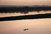 �eka Niger v hlavn�m m�st� Niamey. Niger.